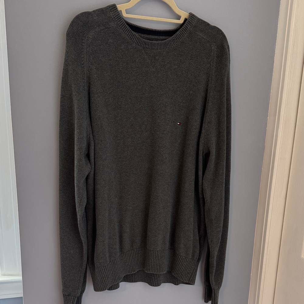 Tommy Hilfiger Men's Dark Gray Crewneck Sweater